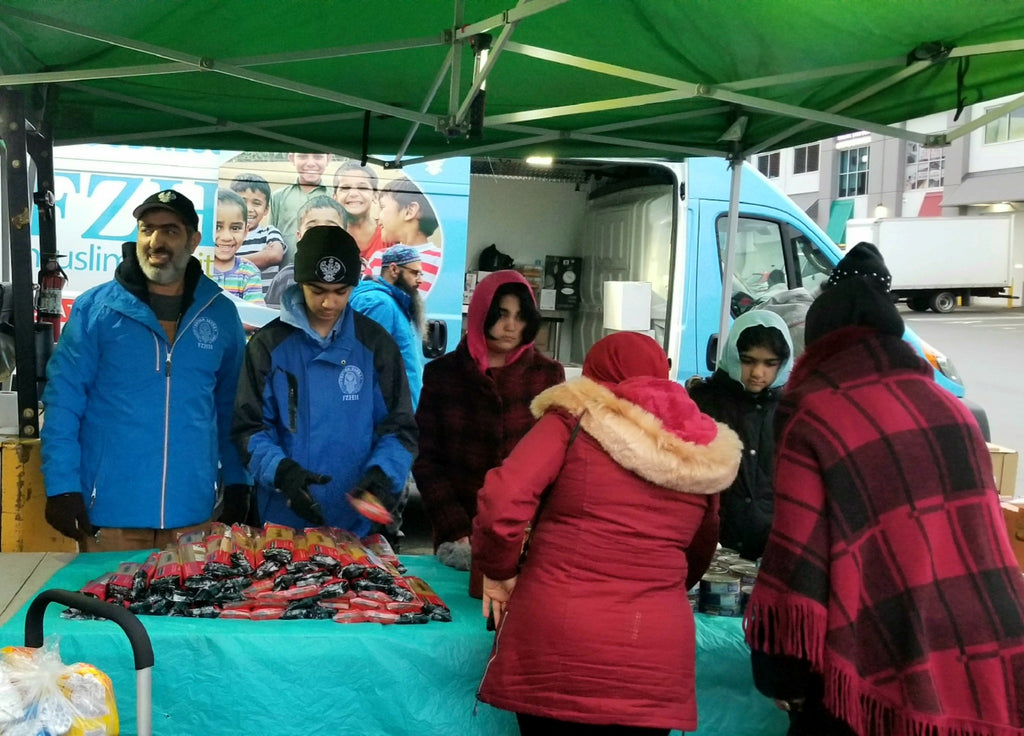 Vancouver, Canada - Participating in Mobile Food Rescue Program by Distributing Essential Groceries & Fresh Produce to 250+ Families at Local Community's Muslim Food Bank