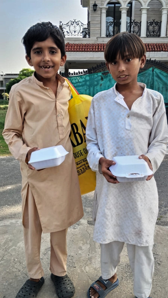Lahore, Pakistan - Participating in Our Mobile Food Rescue Program by Distributing 60+ Lunch Boxes to Less Privileged Children, Women & Men