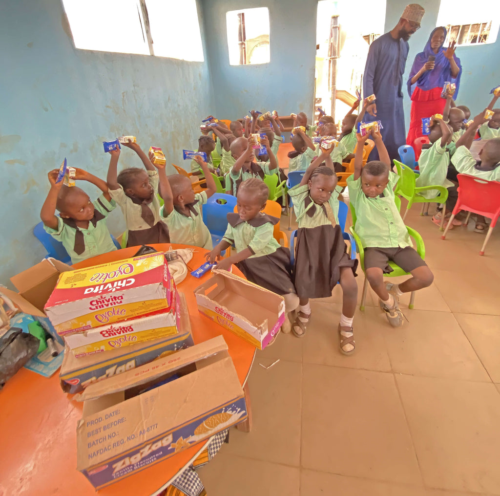 Abuja, Nigeria - Participating in Mobile Food Rescue Program by Distributing Snacks & Juices to 190+ Less Privileged Children at Internally Displaced Persons Camp
