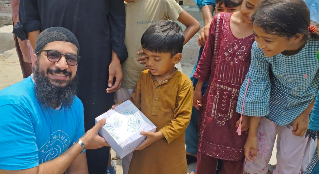 Lahore, Pakistan - Participating in Mobile Food Rescue Program by Distributing Lunch Boxes to Homeless & Less Privileged Children