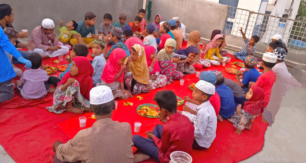 Hyderabad, India - Participating in Month of Ramadan Appeal Program by Serving Blessed Iftar with Cold Drinks to 150+ Less Privileged Children & Adults