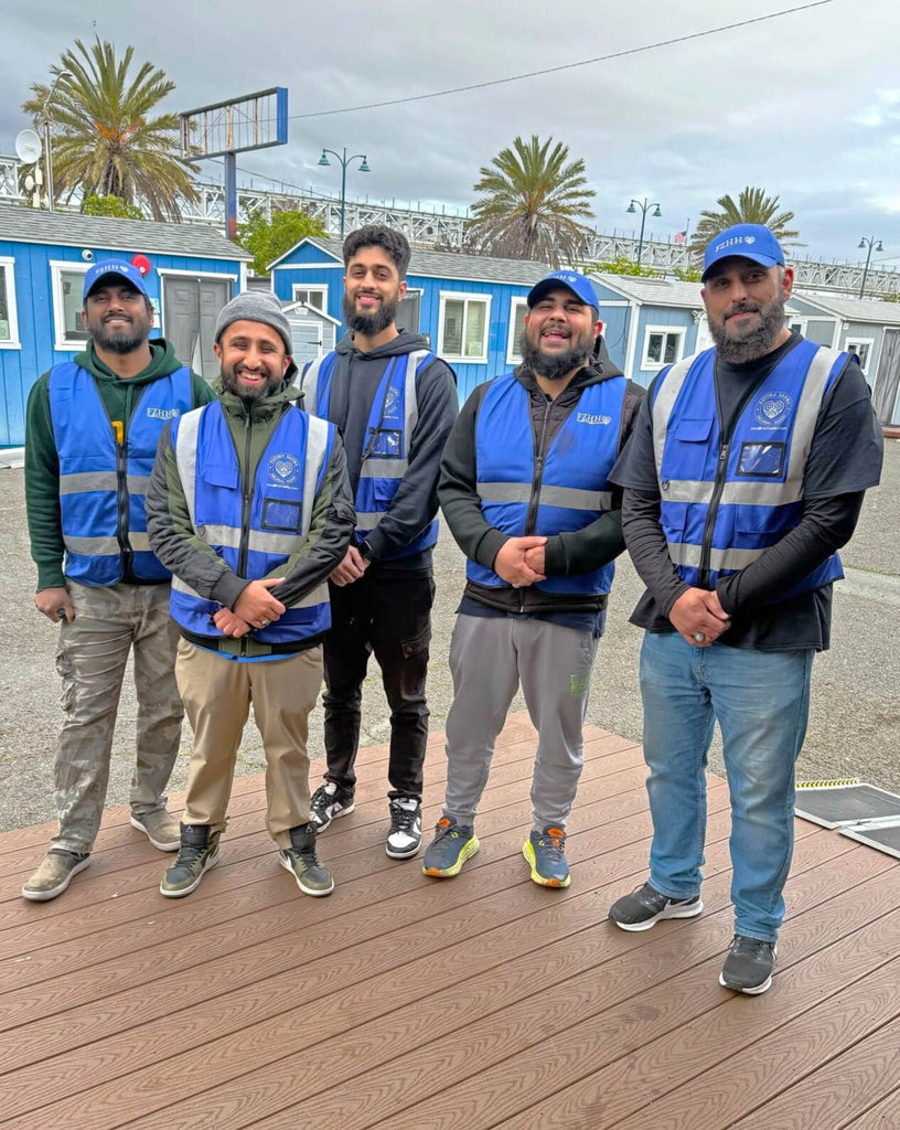 Oakland, California - Participating in Mobile Food Rescue Program by Preparing, Serving & Distributing 300+ Freshly Cooked Hot Meals with Salads, Fruits & Drinks to Local Community's Homeless & Less Privileged People
