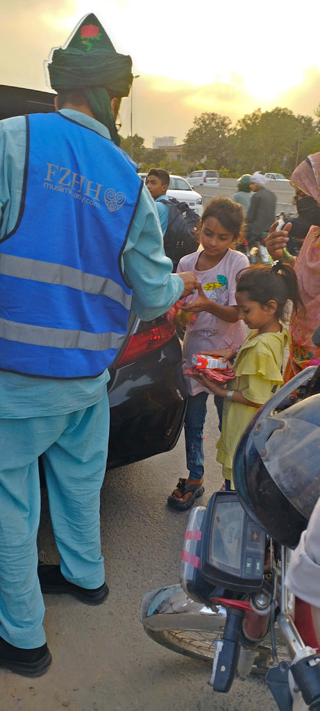 Lahore, Pakistan - Ramadan Day 27 - Participating in Our Month of Ramadan Appeal Program by Distributing Snacks, Juices & Desserts to 100+ Less Privileged Children & Adults