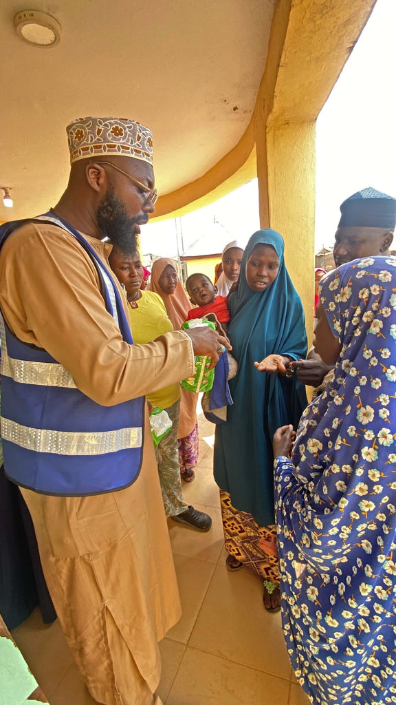 Abuja, Nigeria - Participating in Pediatric Medical Outreach Program by Treating 20+ Sick Children & Distributing Essential Pediatric Consumable Supplies to 45+ Less Privileged Children & Nursing Mothers at Local Health Centers