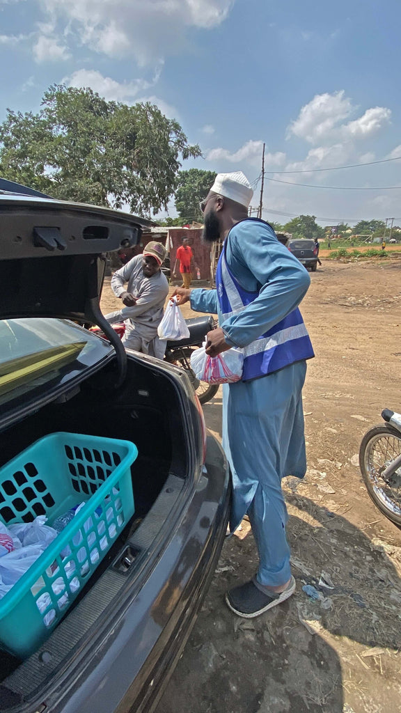 Abuja, Nigeria - Participating in Mobile Food Rescue Program by Distributing 53+ Freshly Prepared Hot Meals & Cold Water Bottles to Less Privileged Children