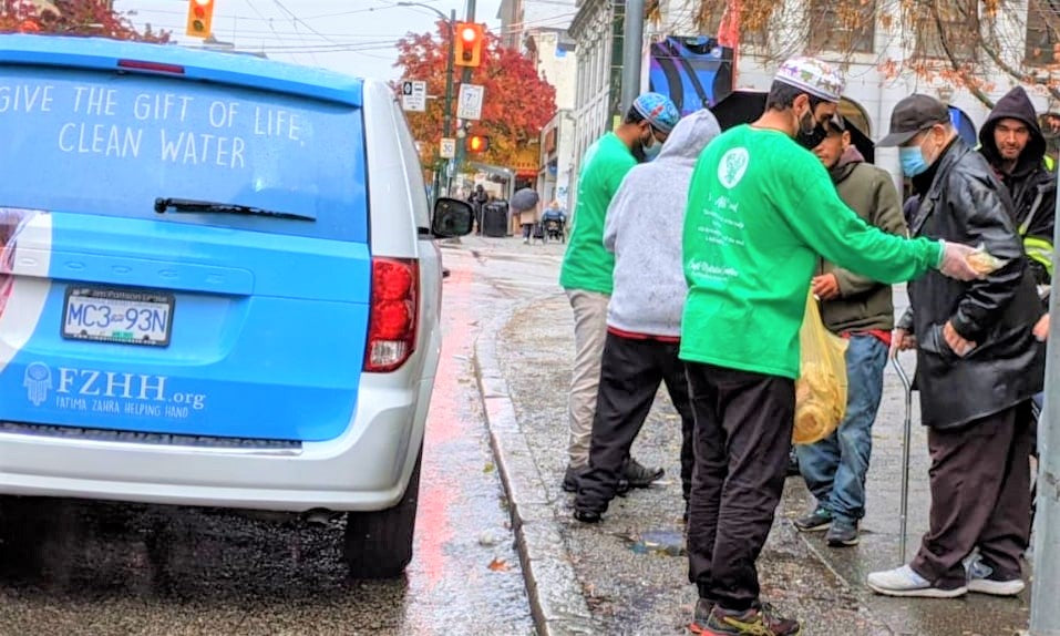 Distributing Snack Bags to Homeless & Less Privileged Members in the Area – CAN