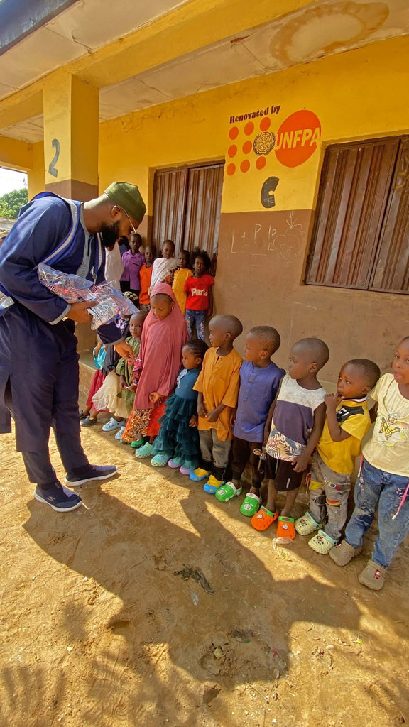 Abuja, Nigeria - Participating in Mobile Food Rescue Program by Distributing 10+ Rice Bags, 10+ Footwear & Lots of Candies to Less Privileged Children & Women at Local Community's Internally Displaced Camp