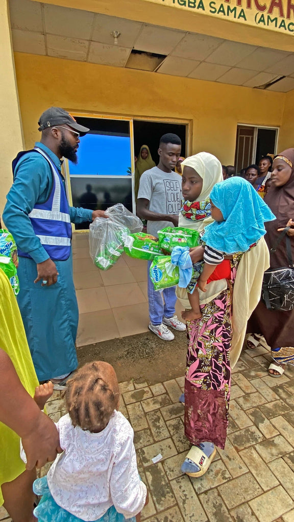 Abuja, Nigeria - Participating in Pediatric Medical Outreach Program by Distributing Pediatric Consumable Supplies & Administering Anti-Malaria and Anti-Typhoid Medications to 180+ Less Privileged Children & Nursing Mothers at Local Health Center