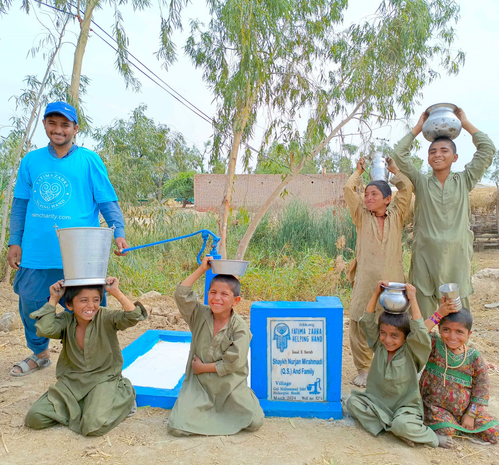 Sindh, Pakistan – Shaykh Nurjan Mirahmadi (Q.S.) and Family – FZHH Water Well# 3274