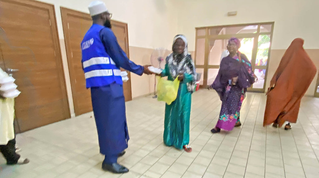 Abuja, Nigeria - Ramadan Program 26 - Participating in Month of Ramadan Appeal Program & Mobile Food Rescue Program by Distributing Hot Iftari Dinners to 306+ Homeless & Less Privileged People at Local Community Mosque