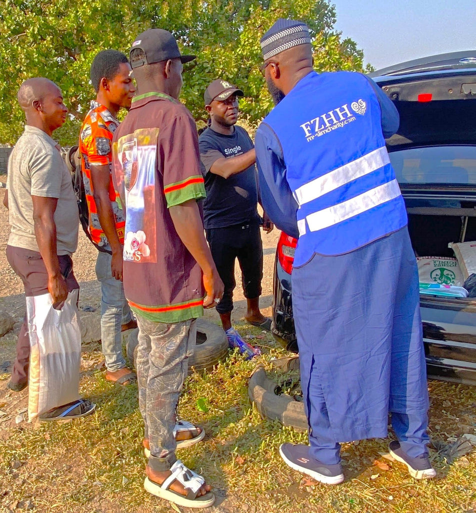 Abuja, Nigeria - Participating in Mobile Food Rescue Program by Distributing 10+ Rice Bags, 10+ Footwears & Lots of Candies to Less Privileged Children & Adults