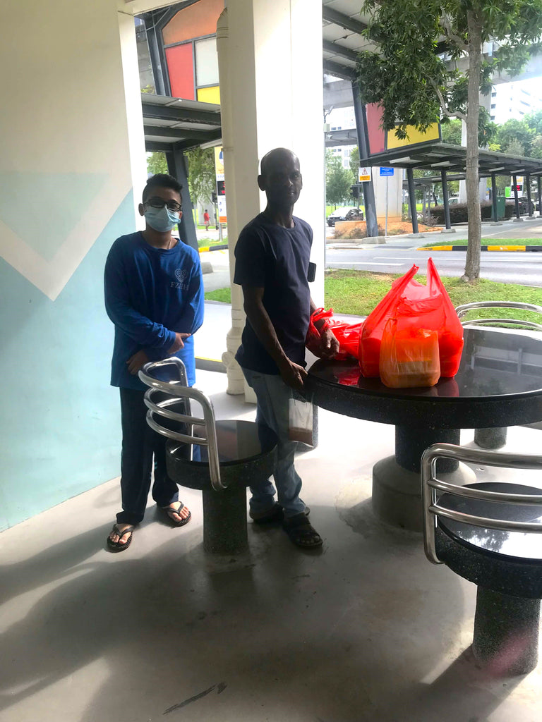 Simei, Singapore - Participating in Mobile Food Rescue Program by Preparing & Distributing 23+ Packets of Hot Home Cooked Meals & Juices to Local Community's Migrant Workers