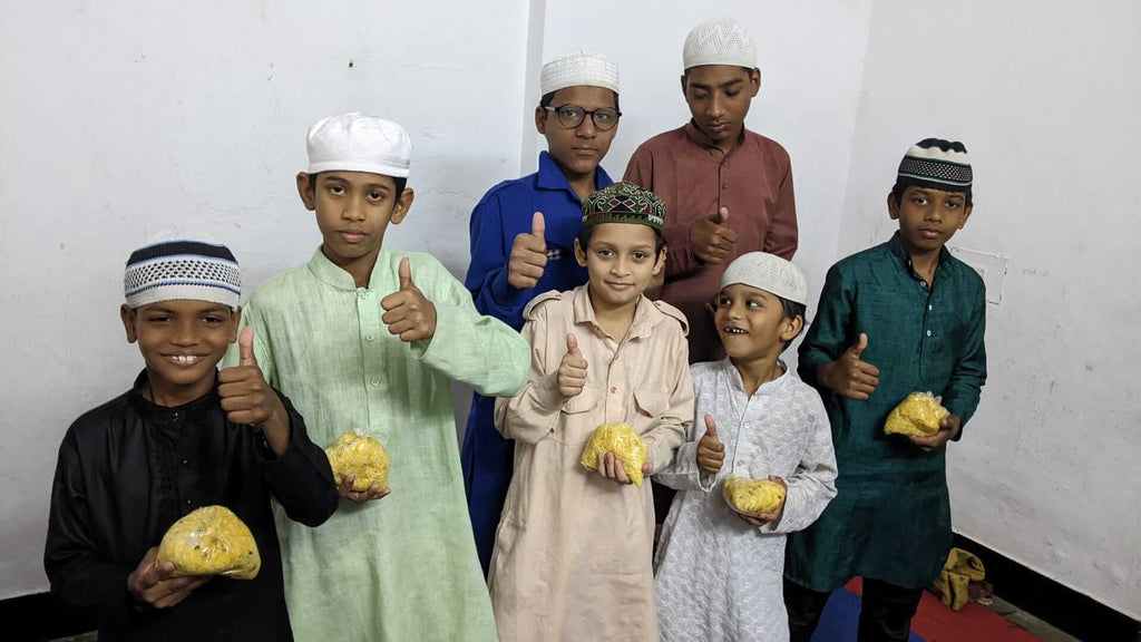 Hyderabad, India - Honoring URS/Union Sharif of Mawlana Shaykh Mahmoud Anjir Faghnawi ق ع & Mawlana Shaykh Abu Ahmad Sughuri ق ع by Distributing Hot Meals to Local Community's Beloved Orphans, Madrasa/School Children & Less Privileged Families
